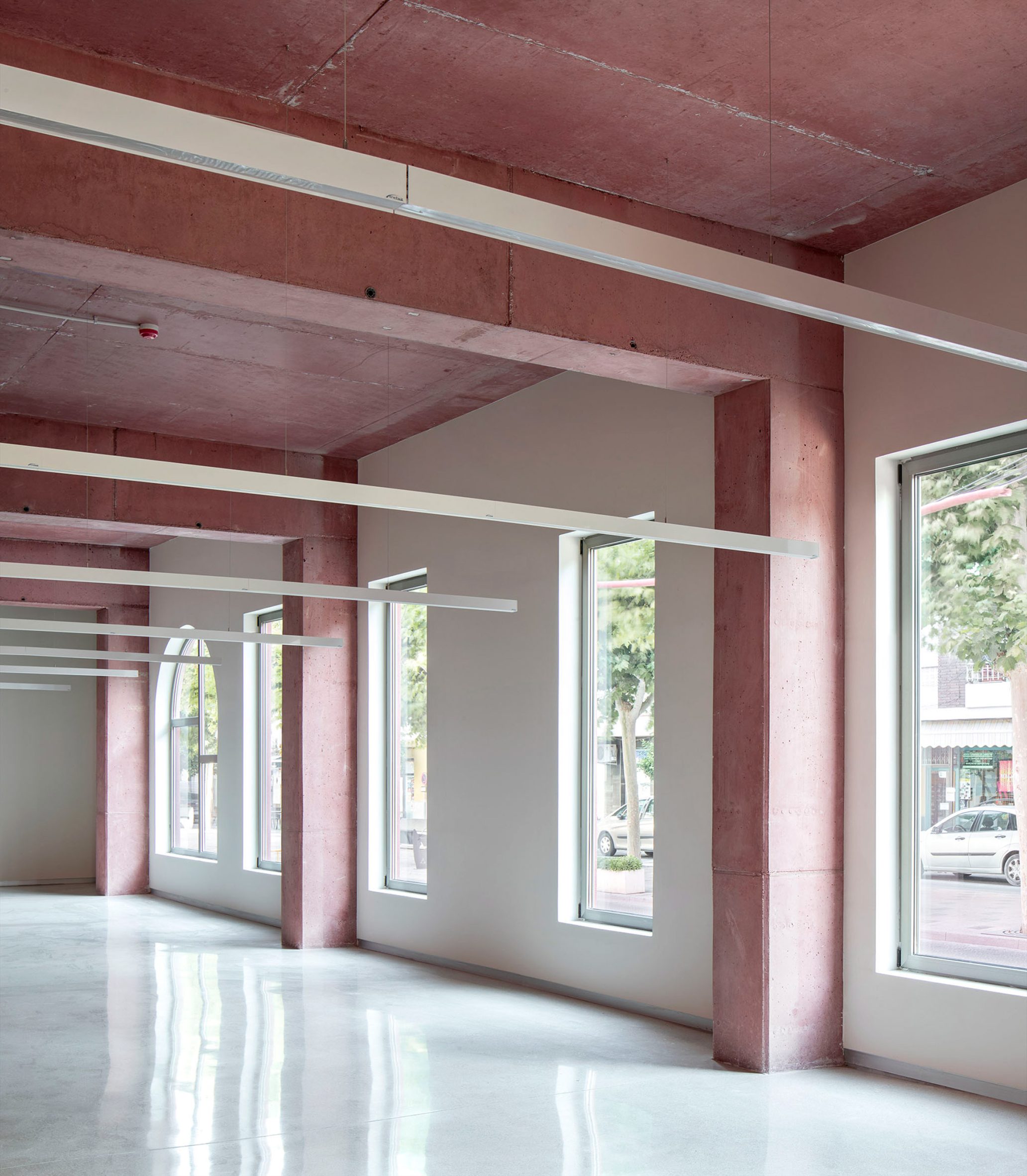Interiores del Ayuntamiento de Calasparra diseñados por MACH