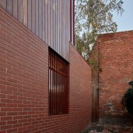 Laneway House by MRTN Architects