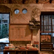 Jiangling Teahouse by Studio We Live
