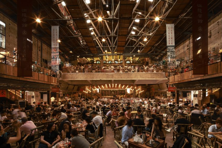 Jiangling Teahouse by Studio We Live