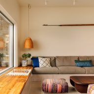 The Blue House Atelier Backlar sofa