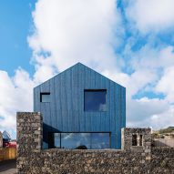The Blue House Atelier Backlar exterior