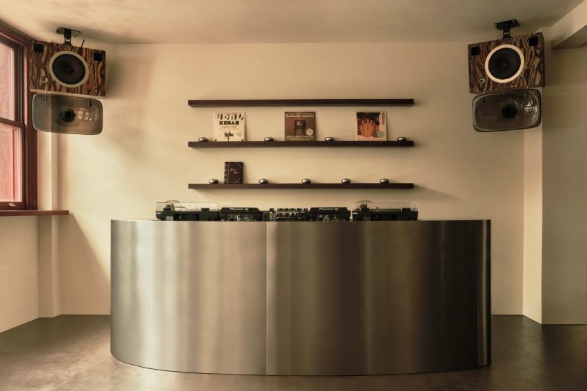 Custom-made sound system in London bar
