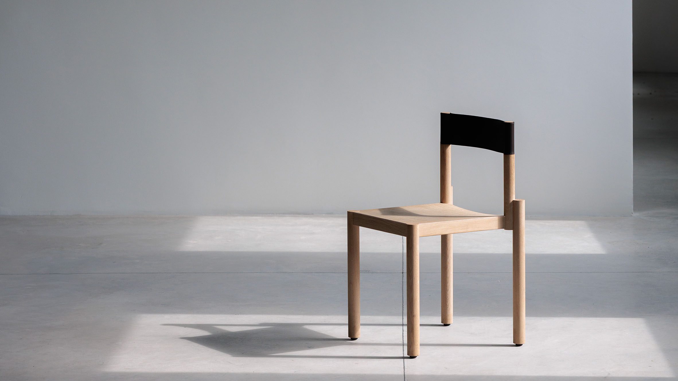 https://static.dezeen.com/uploads/2026/06/adinne-chair-leonardo-rossano-true-design_dezeen_2364_hero.jpg