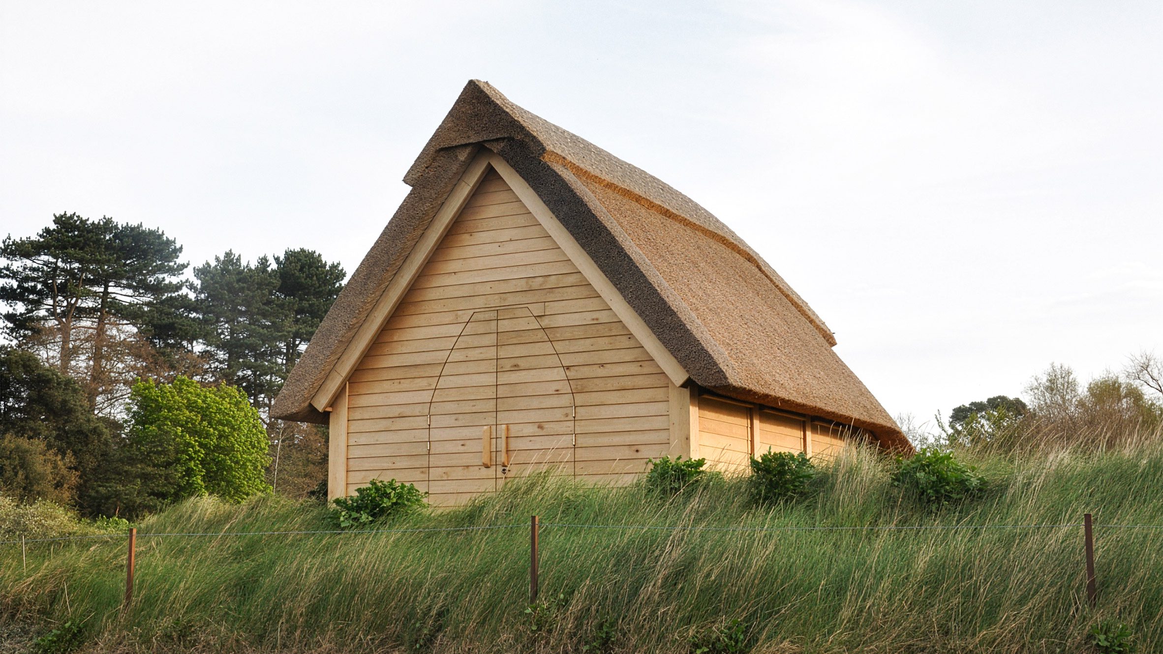 https://static.dezeen.com/uploads/2026/06/alde-boathouse-richard-parr-associates-suffolk_dezeen_2364_col_6.jpg