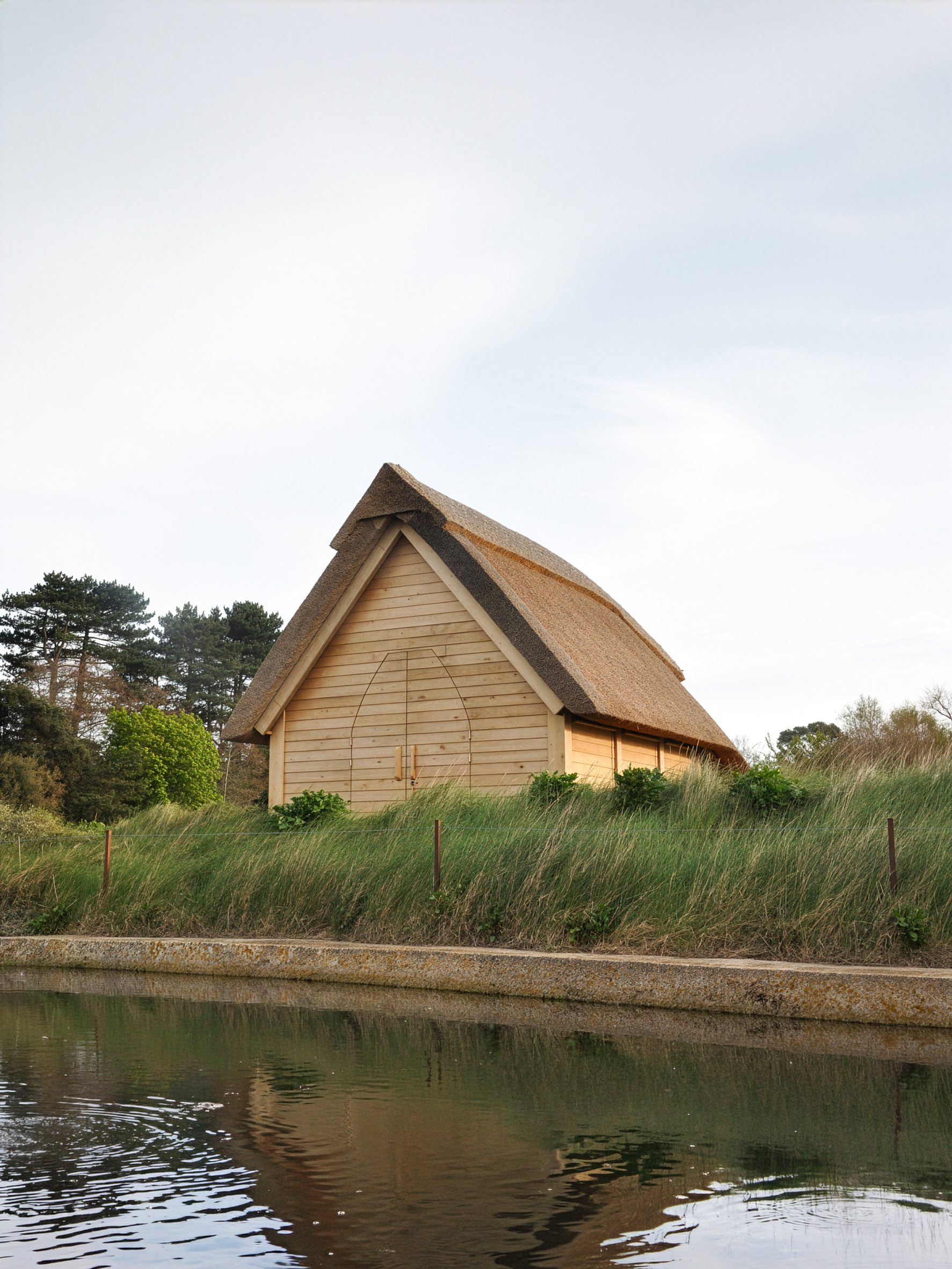 Alde Boathouse in Suffolk by Richard Parr Associates