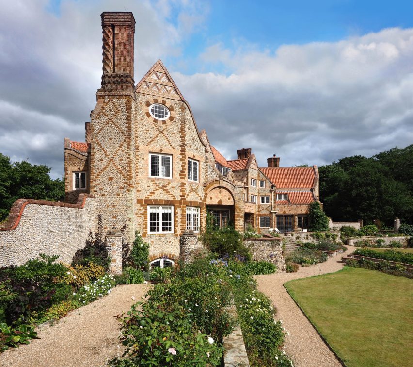 Voewood, by ES Prior, Norfolk, 1903