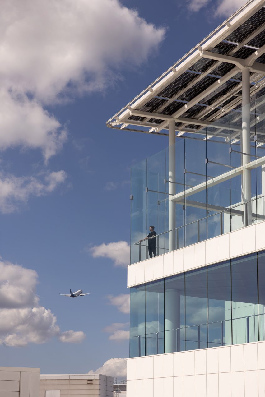 Seattle-Tacoma International Airport expansion