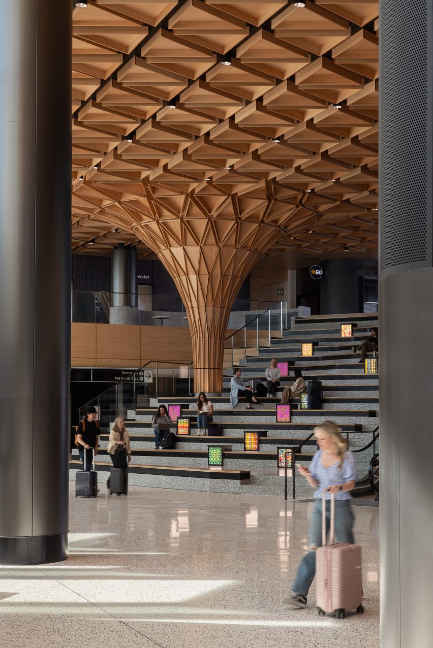 Seattle-Tacoma International Airport expansion