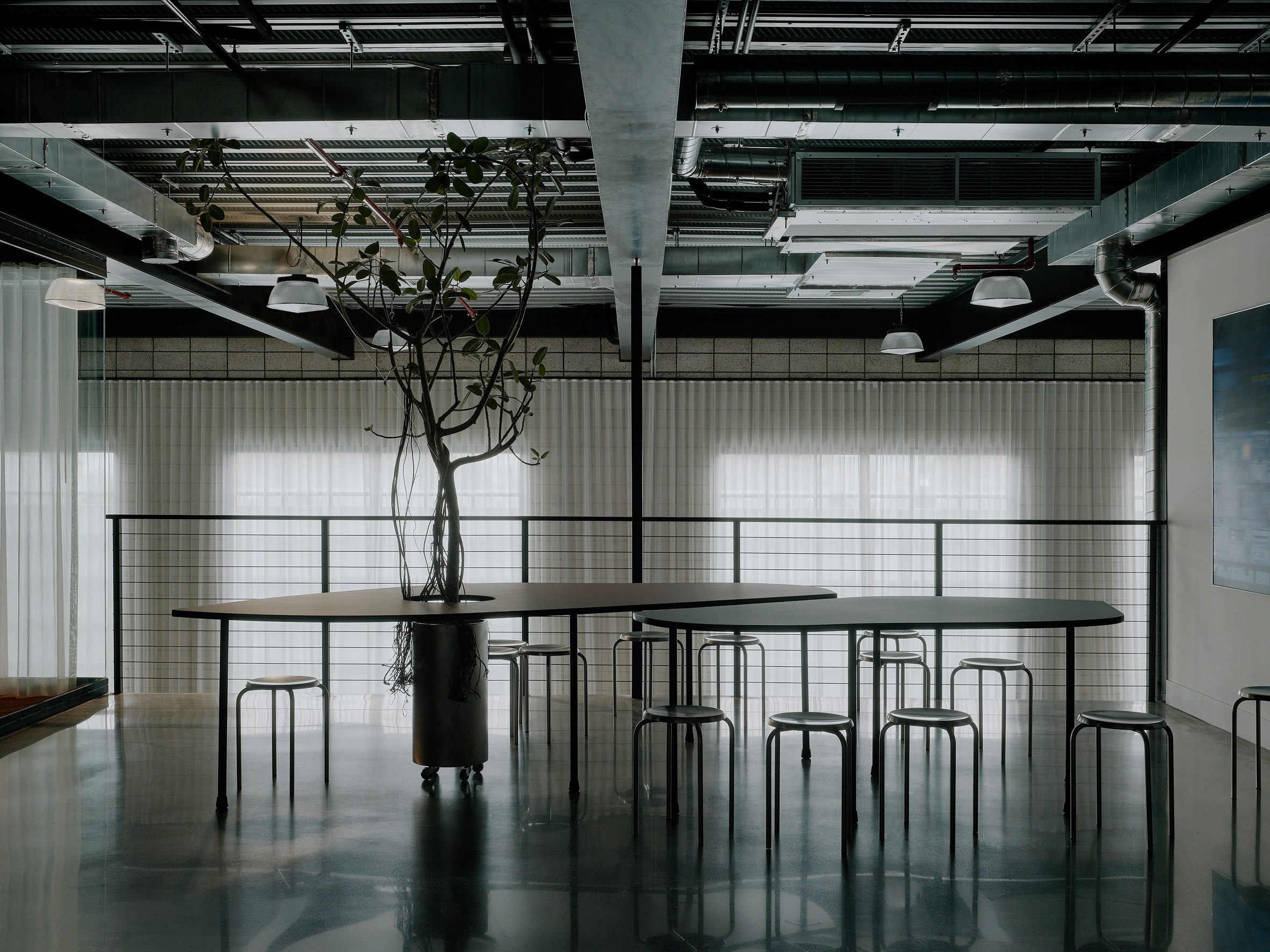 Retrofuturistic office by Charlap Hyman & Herrero