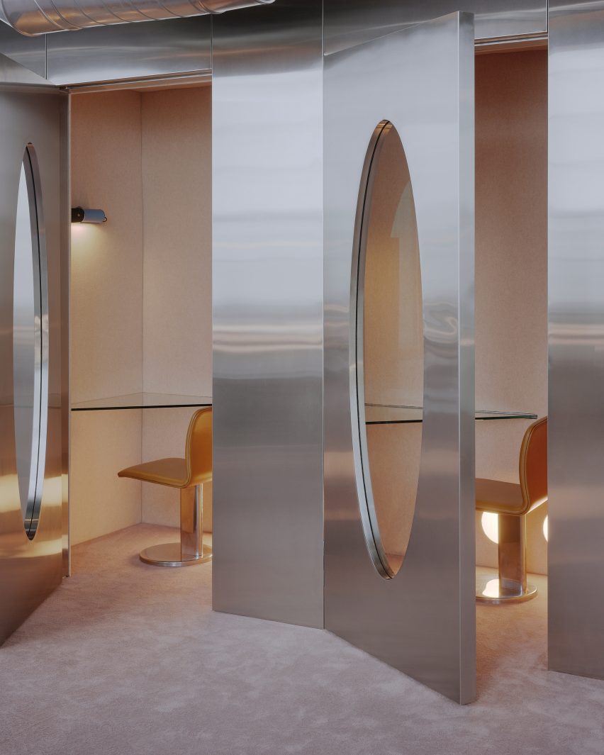 Retrofuturistic office by Charlap Hyman & Herrero