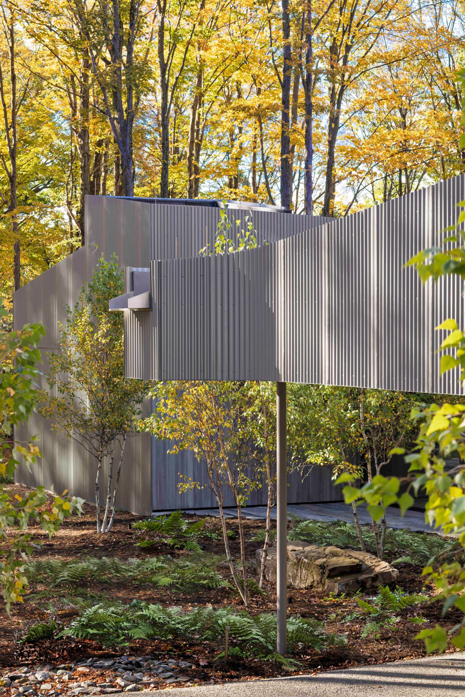 Chatham Residence in Upstate New York by Desai Chia