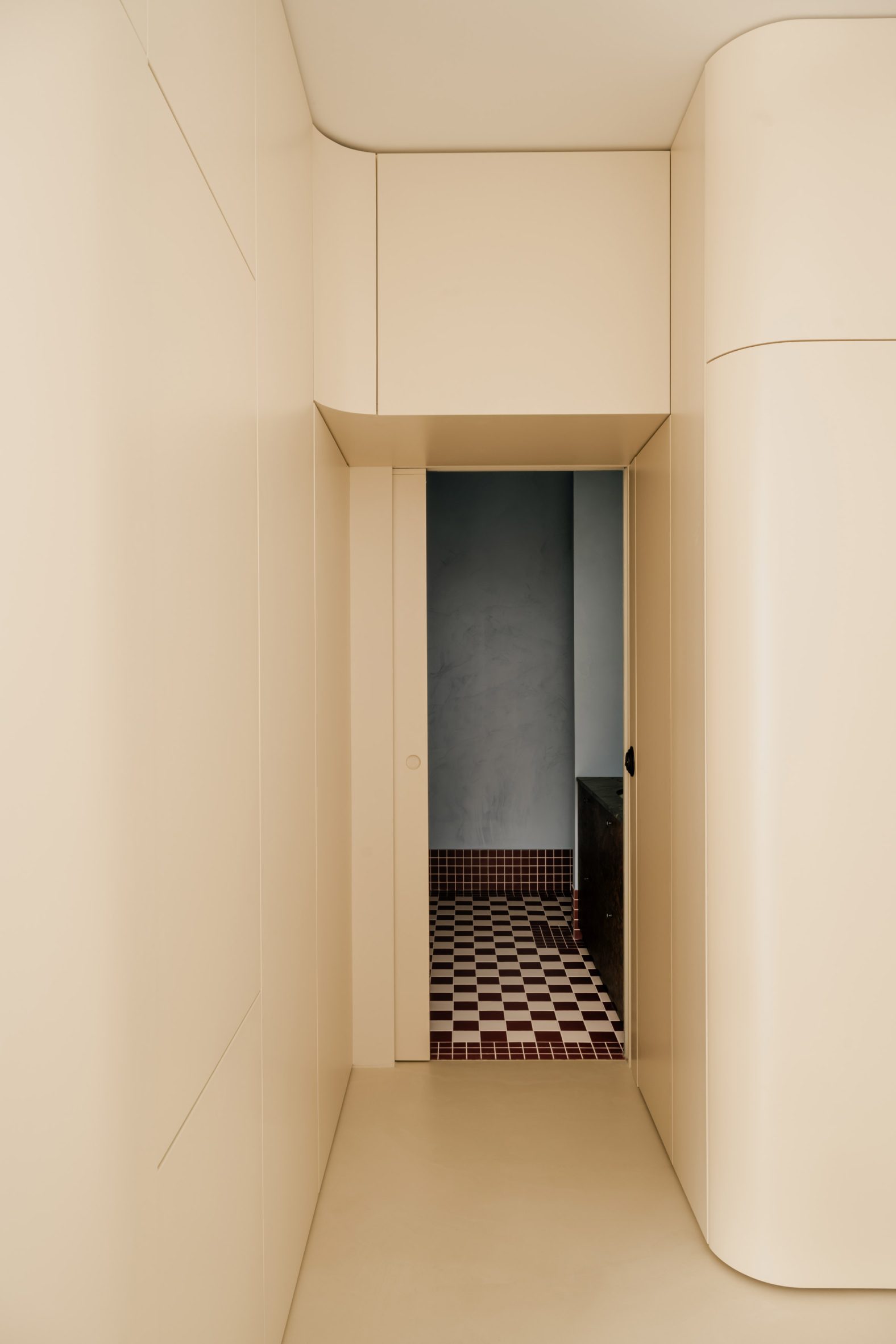 Corridor of Warsaw apartment by Dawid Konieczny