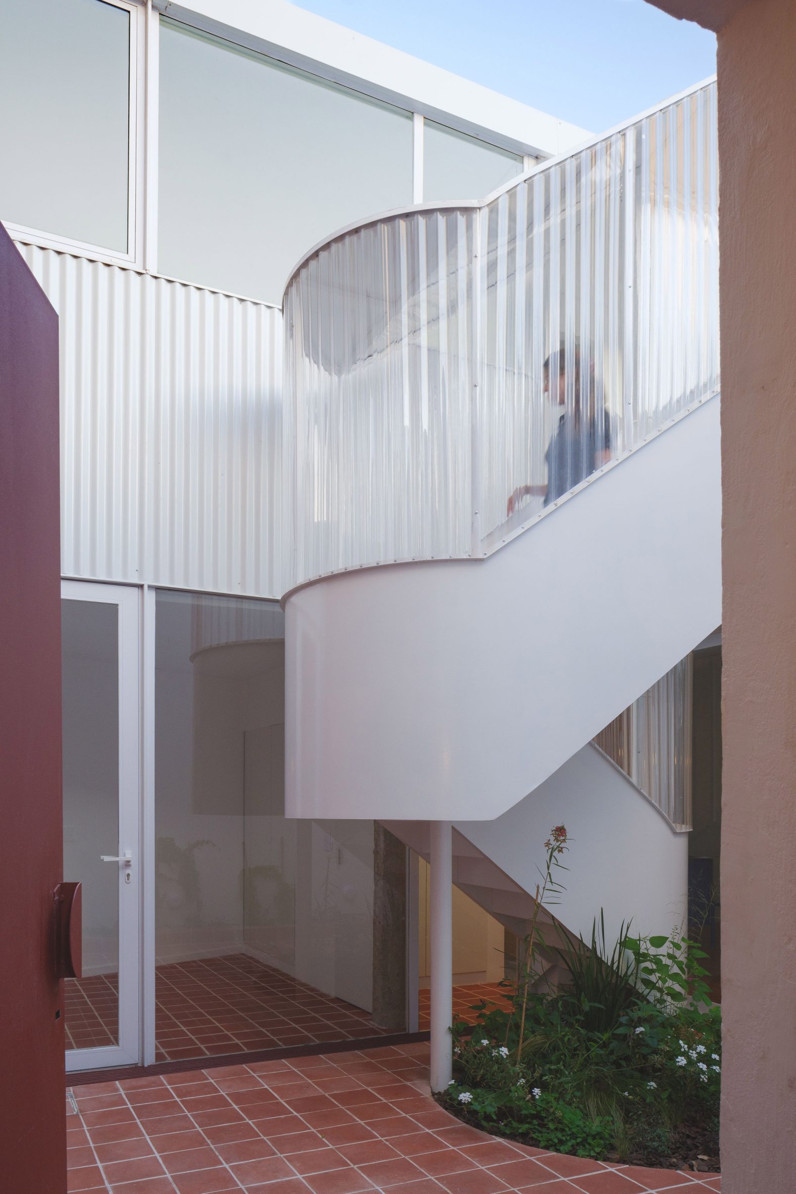 Escalera exterior para decoración del hogar de Estudio Futuro