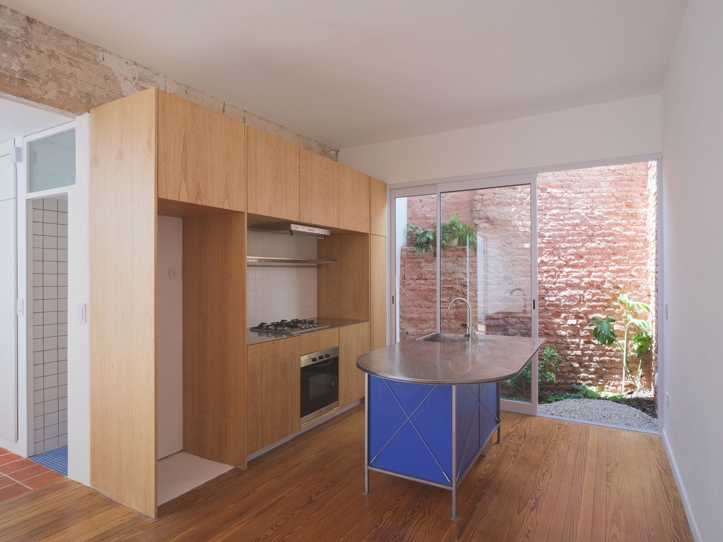 Interior de cocina de PH Gainza por Estudio Futuro
