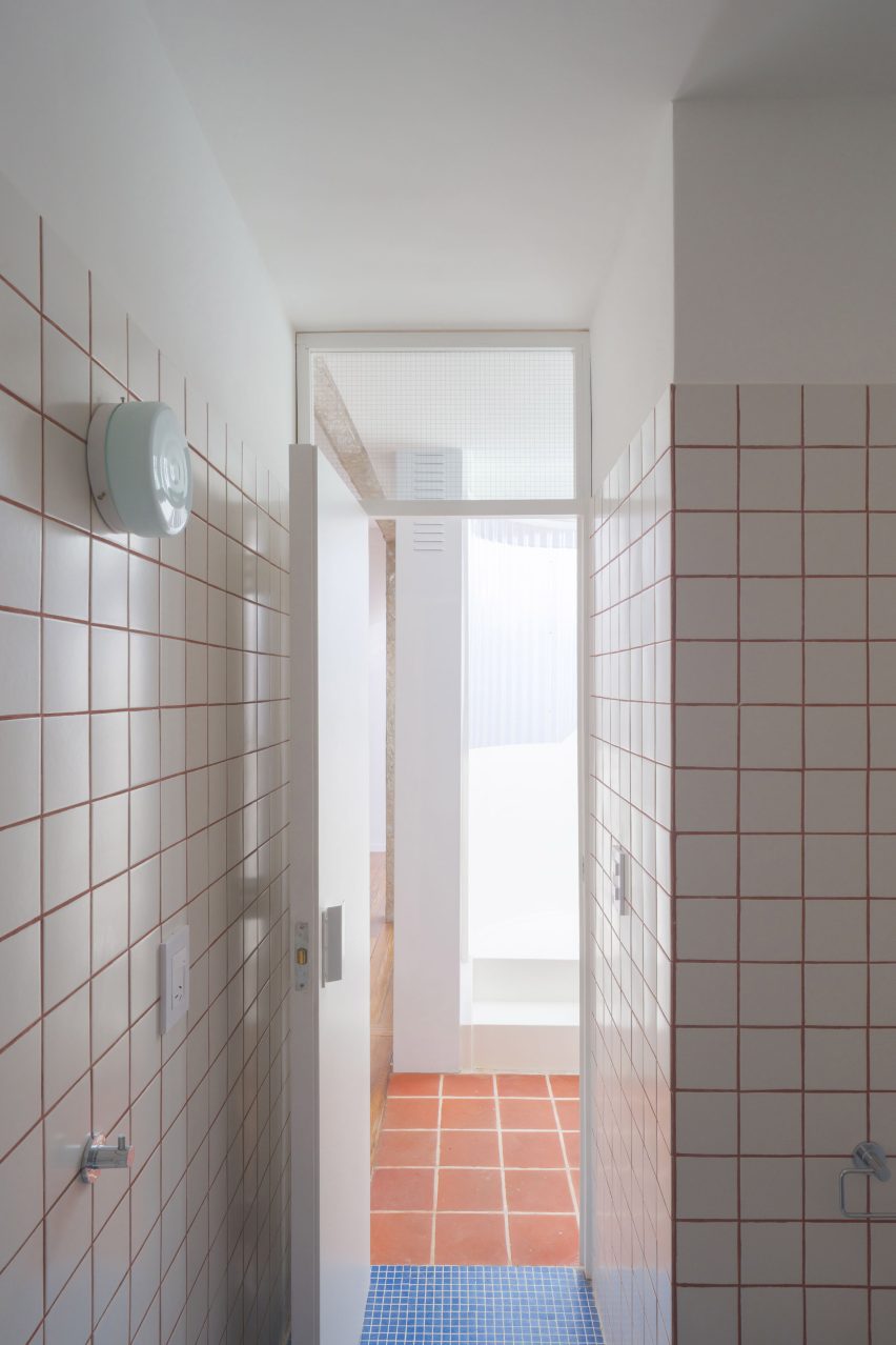 PH Gainza bathroom