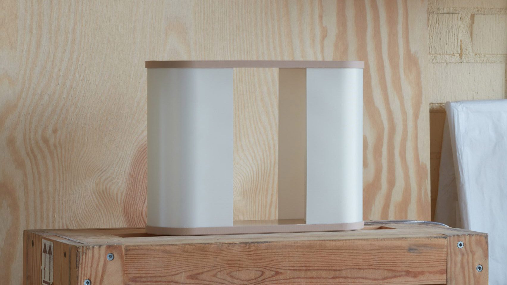 https://static.dezeen.com/uploads/2026/06/hero-solaris-lamp-sol-rybakken-kallin-blond_dezeen_2364_col_15-1704x2130-1.jpg