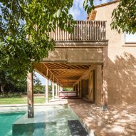 Anna and Eugeni Bach extends Fonolleres House with porches and pergolas