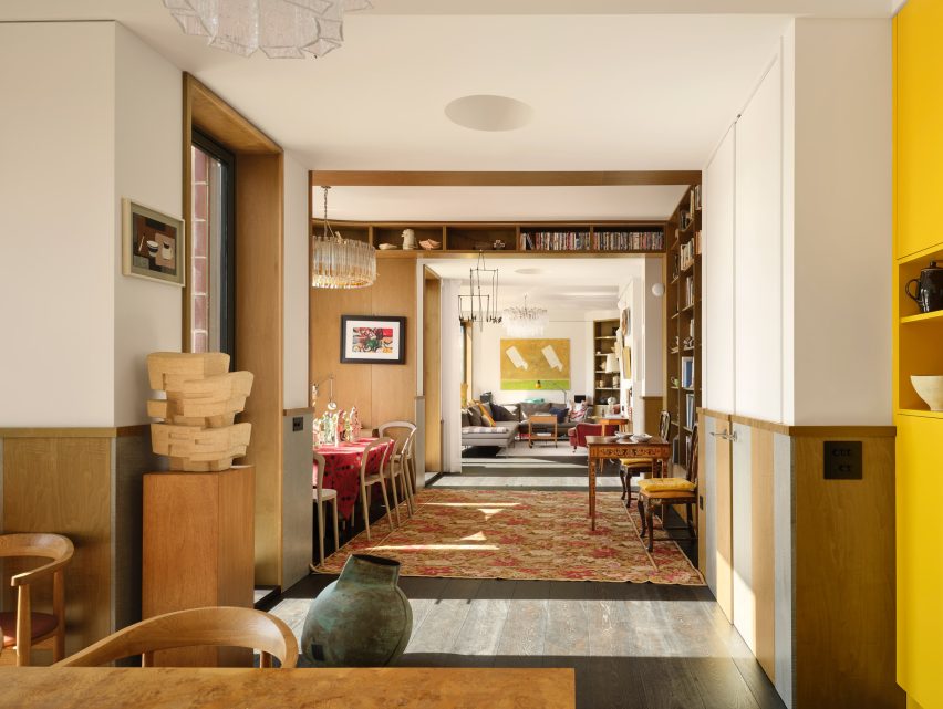 House on a Hill by David Kohn Architects