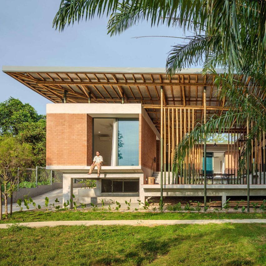 Anjung house