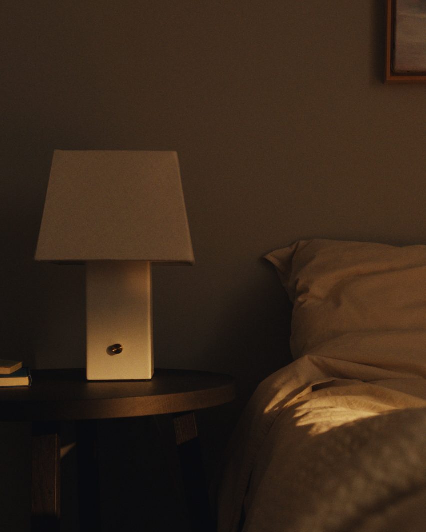 Square-based lamp