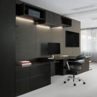 Konzert office furniture system by Paolo Dell'Elce for Knoll