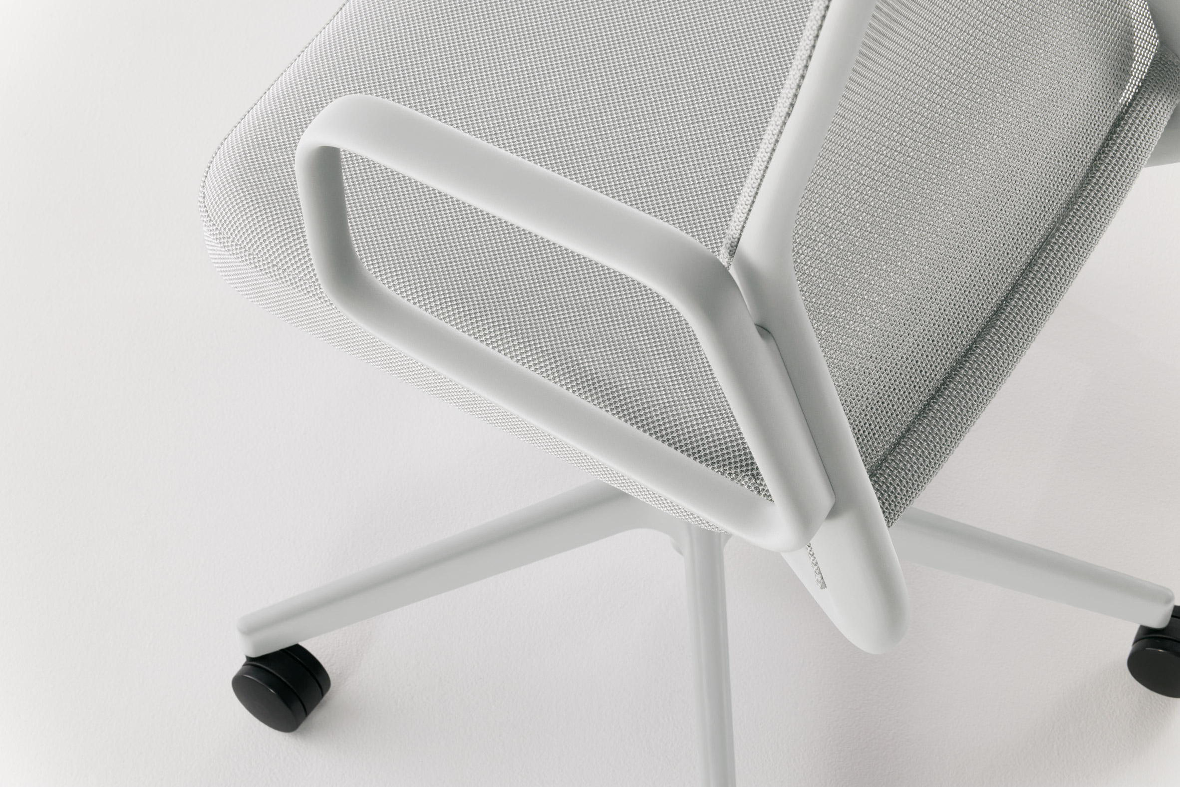 Silla operativa Muku de Foster + Partners para Okamura