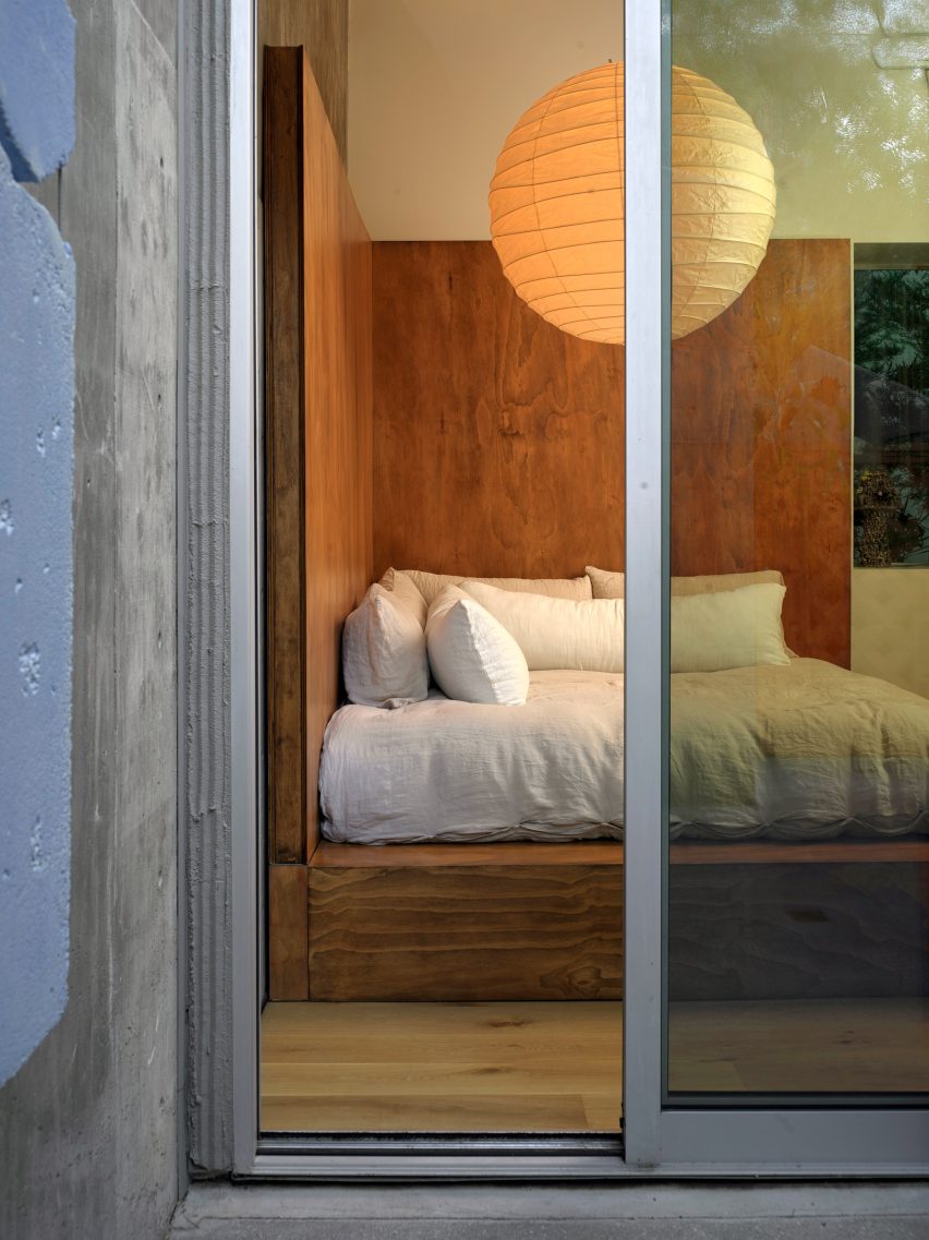 Museum Tower House by A Teatro Balcony Studio