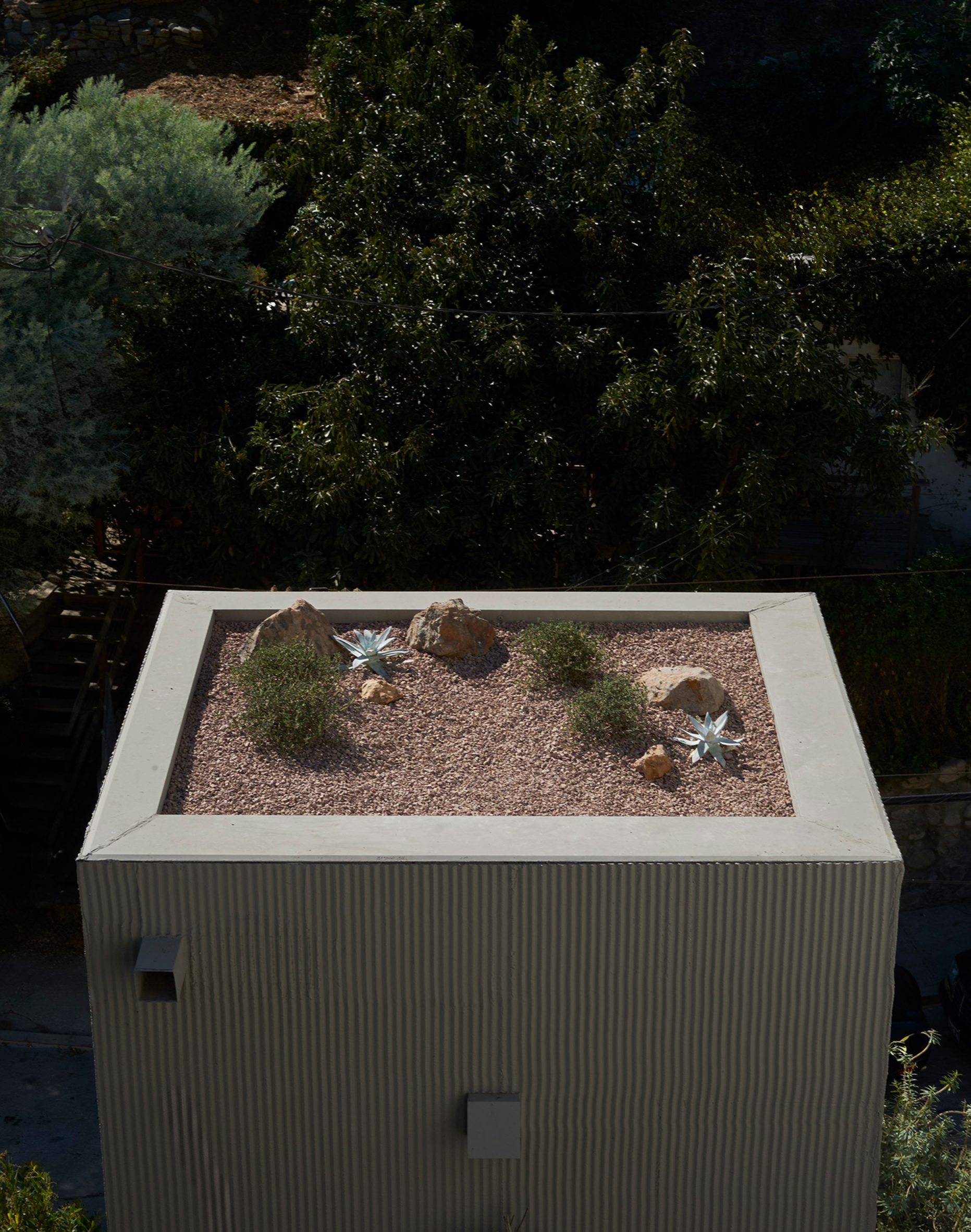 A Teatro Balcony Studio house by Los Angeles