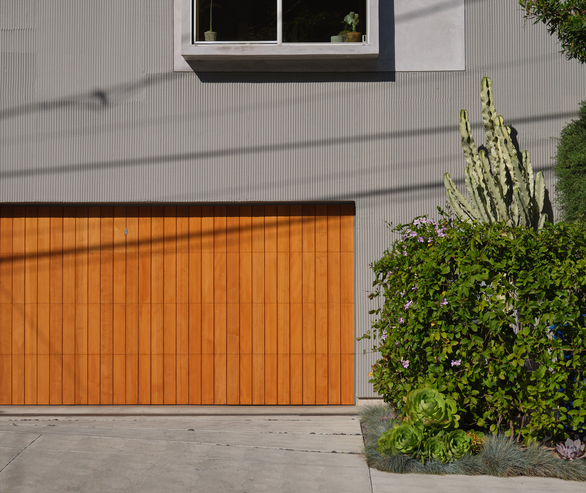 A Teatro and Balcony Studio tuck Museum Tower House into steep site in Los Angeles — 靈感參考圖片 3