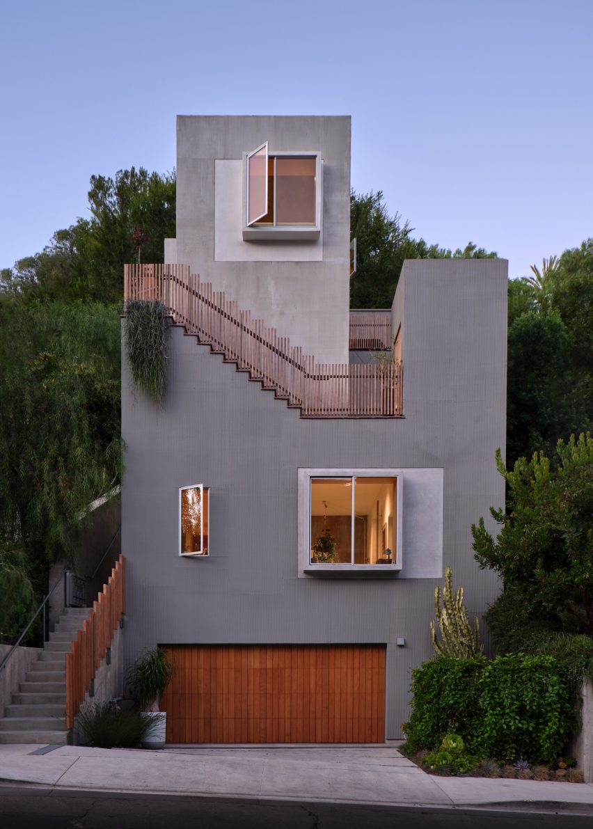 Museum Tower House by A Teatro Balcony Studio