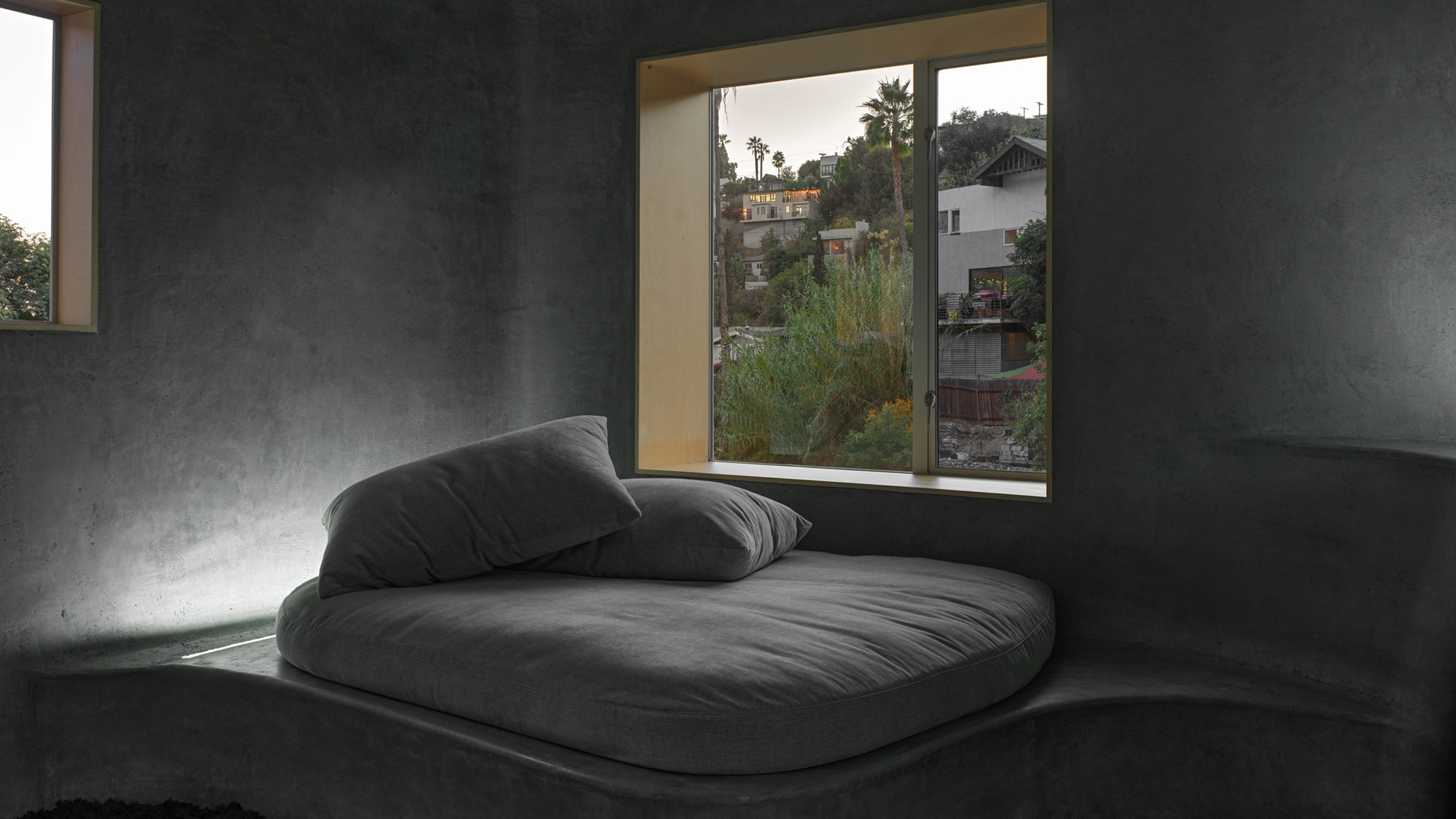 https://static.dezeen.com/uploads/2026/06/museum-tower-house-los-angeles-california-a-teatro-balcony-studio_dezeen_2364_hero.jpg