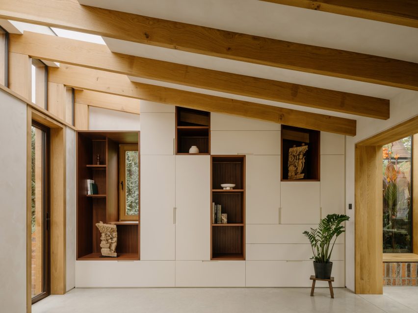 Muttram Veedu by Will Gamble Architects storage wall