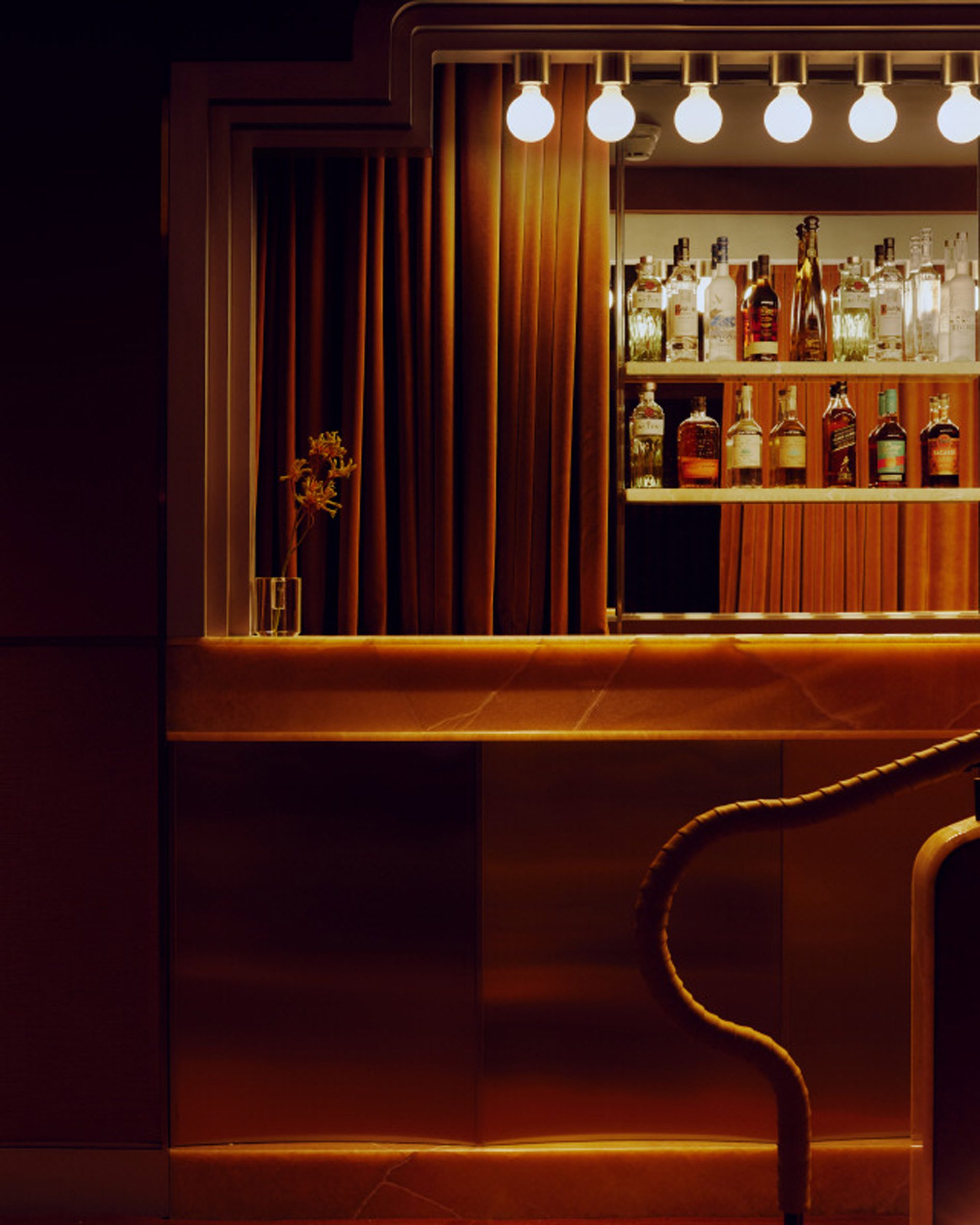 Bar dentro del cine para socios privados.