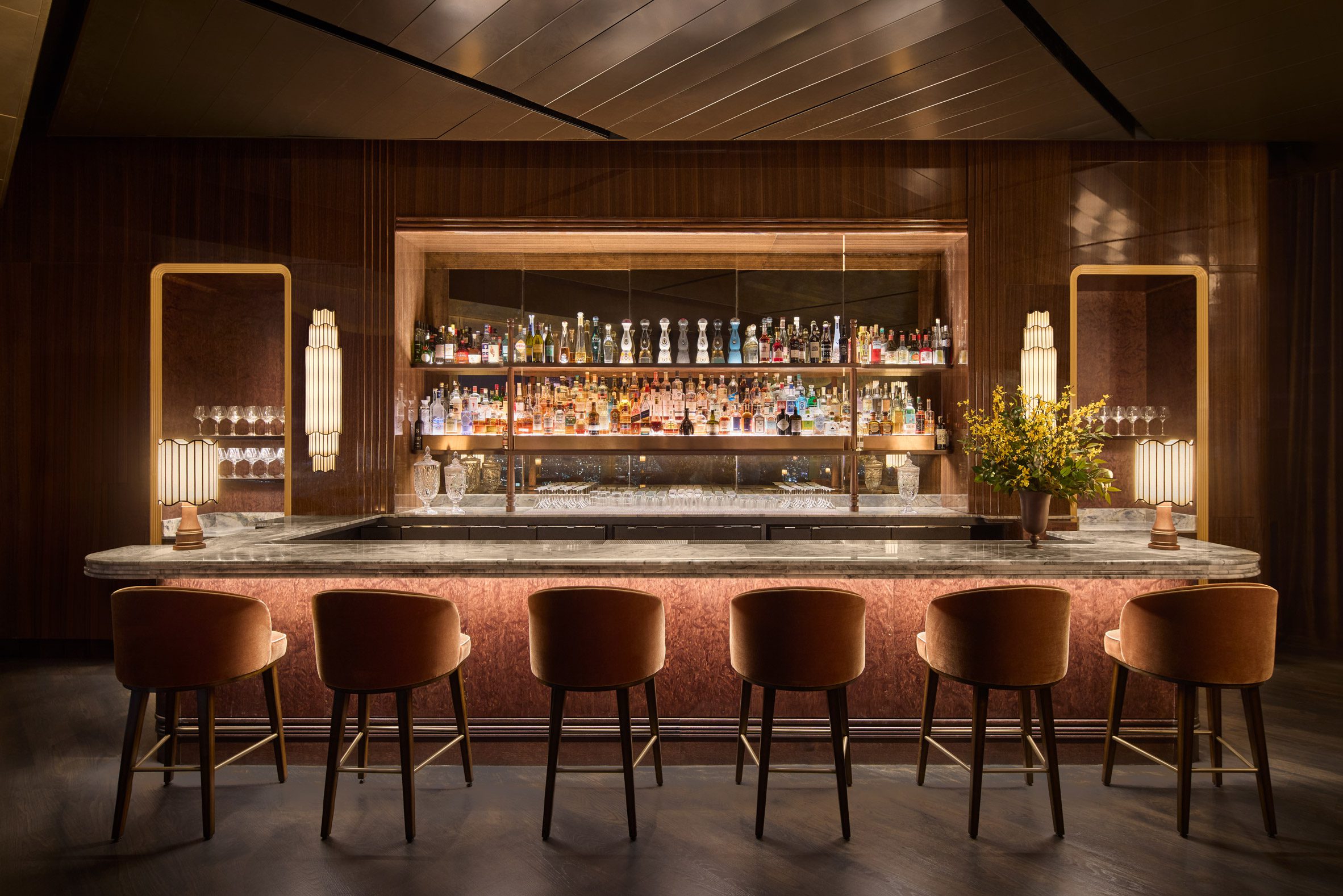 Geometric details around a bar