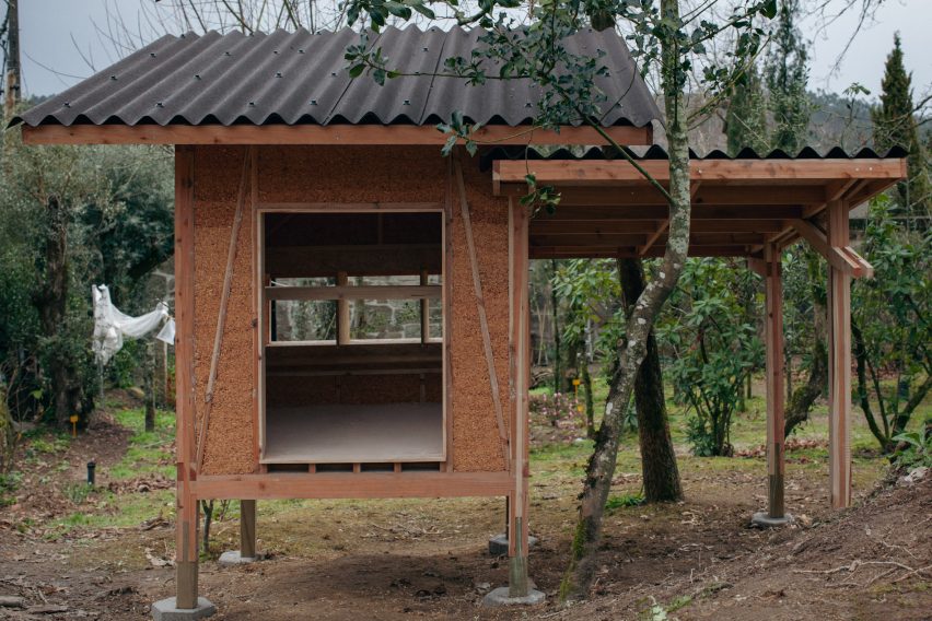 Pestana Chicken Coop by Ricardo Leal