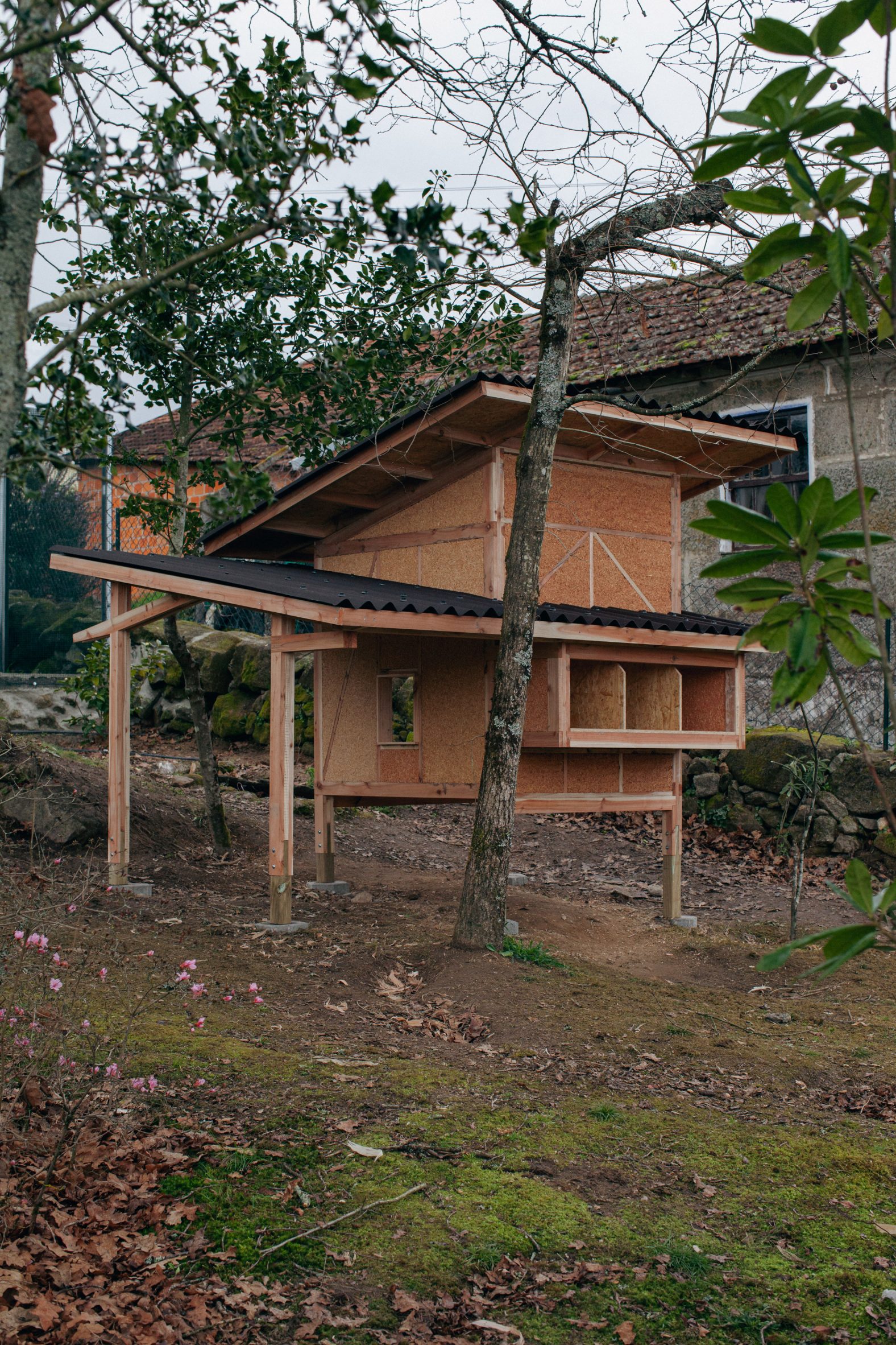 Estructura de cáñamo, hormigón y madera.