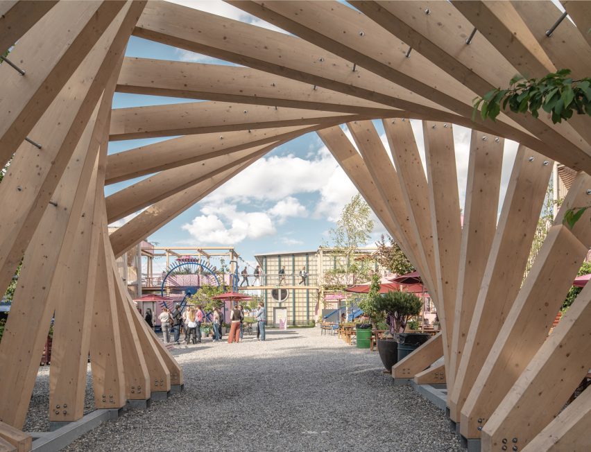 Hello Wood Remise Rosa Zurich