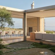 Double Courtyard House by Roberts Gray Architects