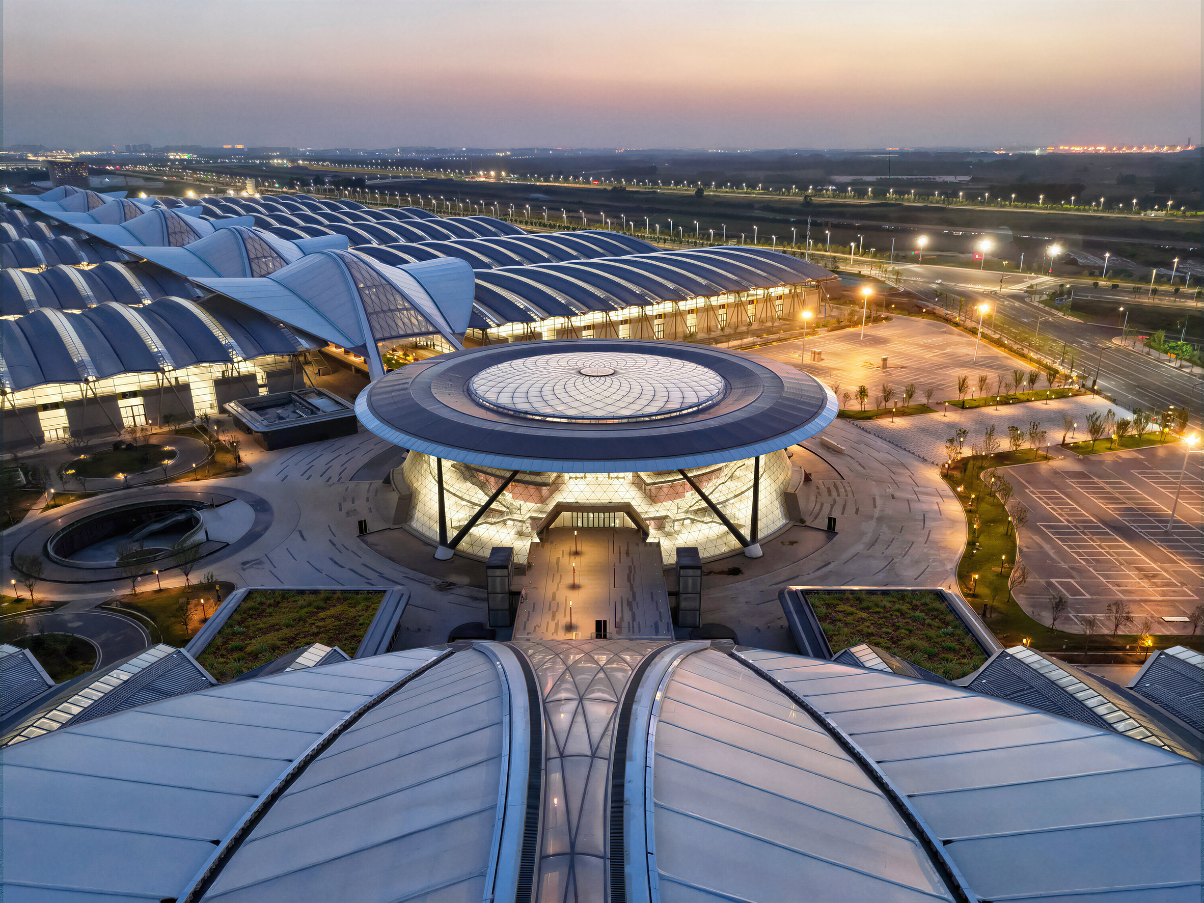 Centro Internacional de Convenciones y Exposiciones de Huazhong diseñado por RSHP