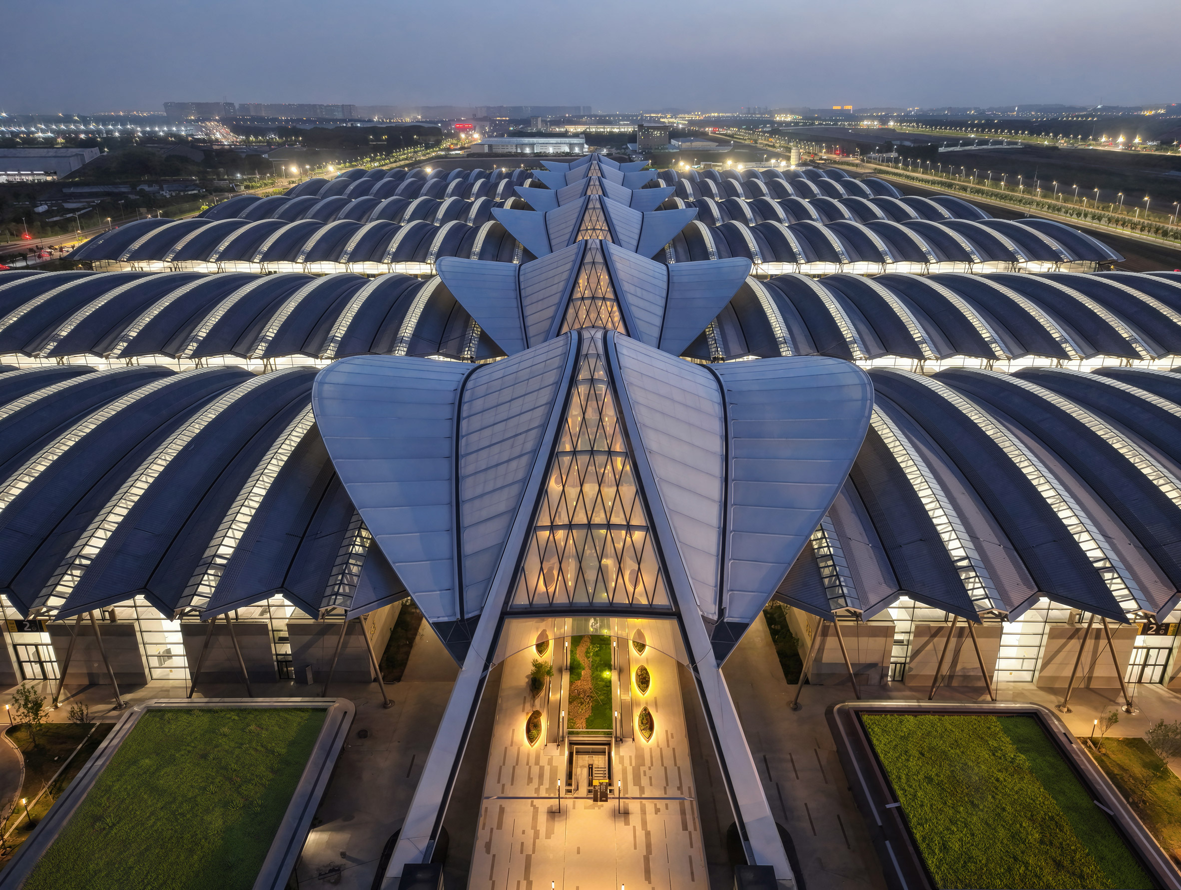 Centro Internacional de Convenciones y Exposiciones de Huazhong diseñado por RSHP