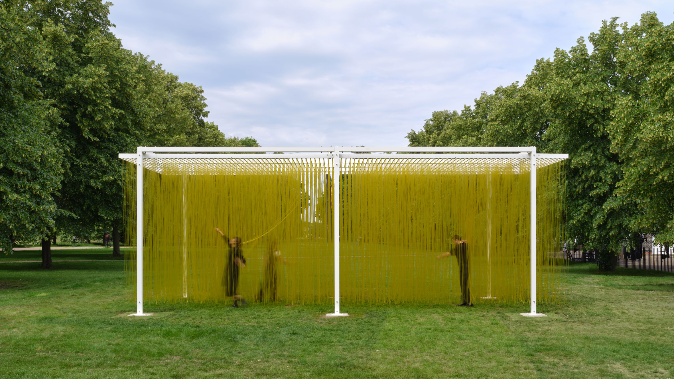 https://static.dezeen.com/uploads/2026/06/serpentine-pavilion-jesus-rafael-soto-kinetic-sculpture_dezeen_2364_col_2.jpg