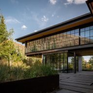 House with retractable roof