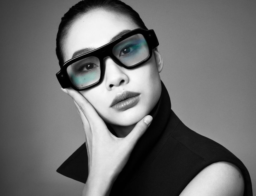 Snap Specs as worn by Hoyeon