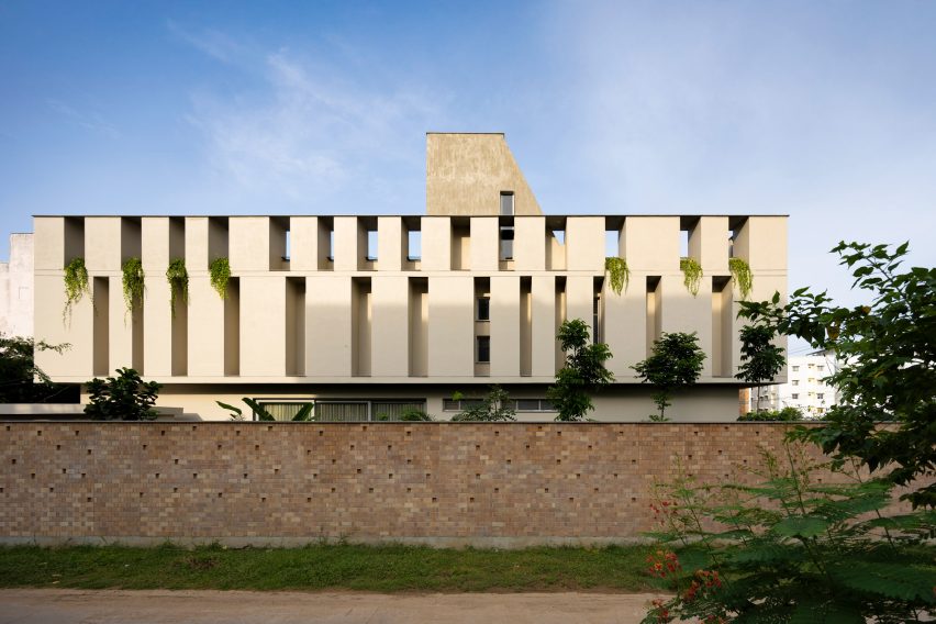Exterior view of Indian home by Spacefiction Studio