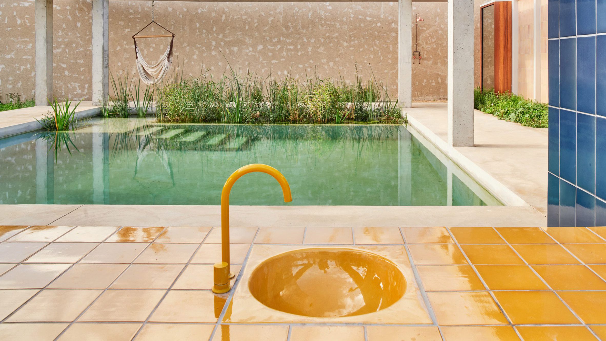 https://static.dezeen.com/uploads/2026/06/twobo-arquitectura-casa-tres-patis-spain_dezeen_2364_col_5.jpg