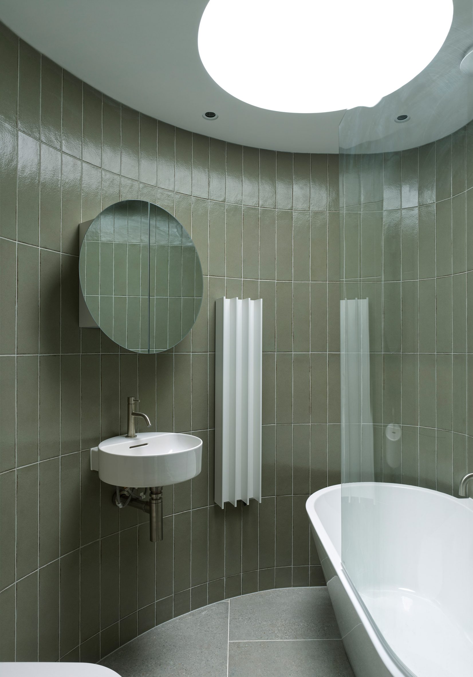 IBLA Walled Courtyard house bathroom