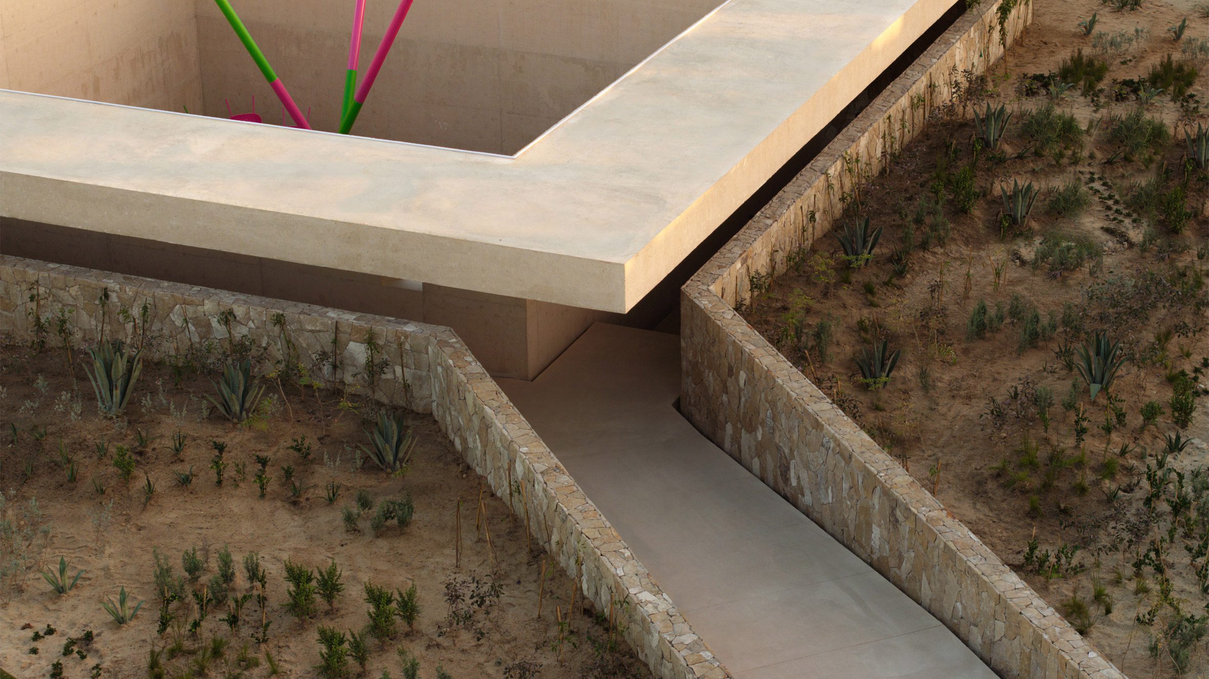 Sordo Madaleno Arquitectos, Meksika'da Açık Hava Galerisi Tamamladı
