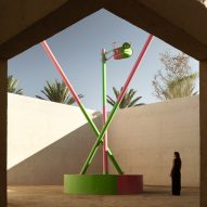 "Light and sea breeze shape the viewing" of exhibits at open-air art gallery in Mexico