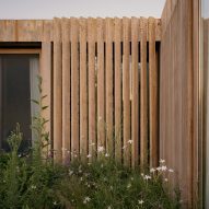 Casa JR by Gonzalo Bardach